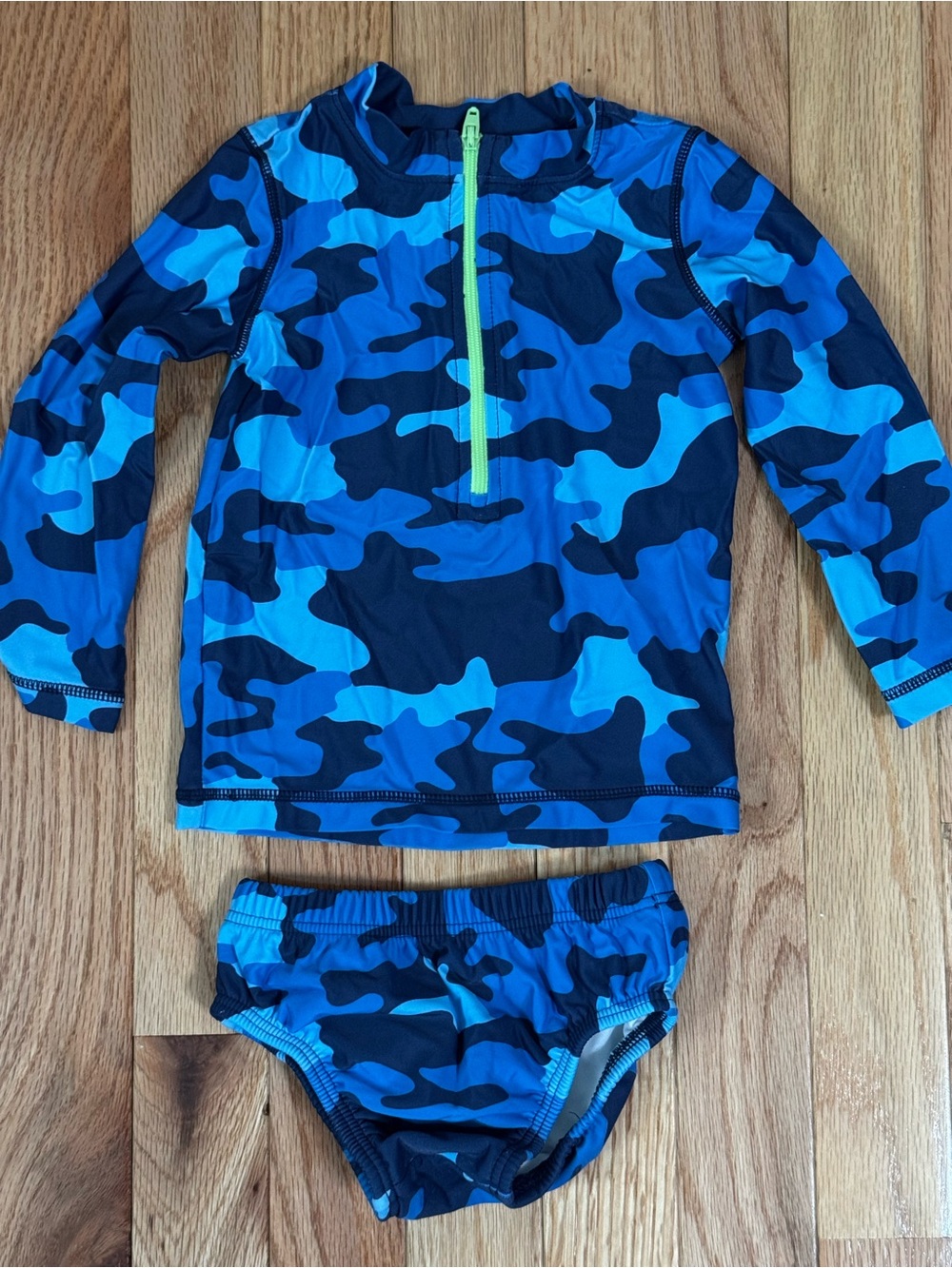 Primary Blue Camo Long-Sleeve Rashguard Set with Neon Zip